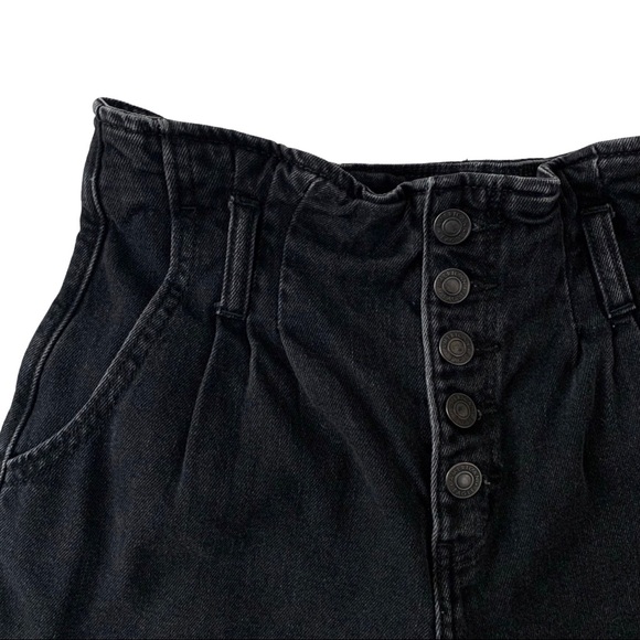 AE Paperbag Hi-Rise Black Denim Button Mom Shorts - Picture 6 of 12